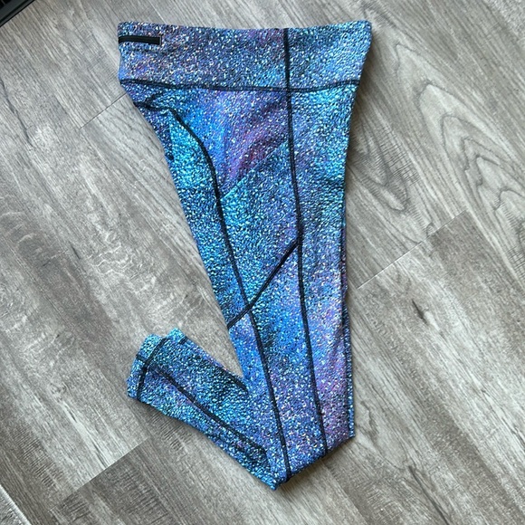 BNWOT Lululemon Speed Tight V Strive Multi Black size 6 - Picture 8 of 10